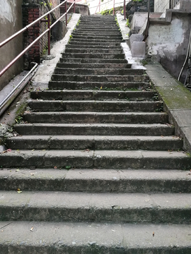 古旧阶梯