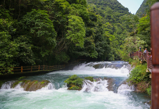 贵州小七孔山水河流