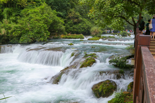 贵州小七孔山水河流