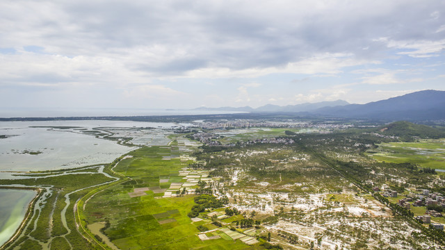 海滨渔村