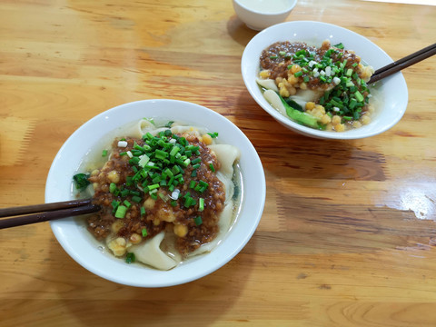 杂酱铺盖面