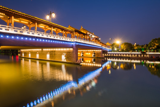 苏州平门桥廊桥夜景