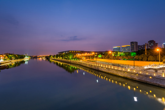 苏州火车站夜景