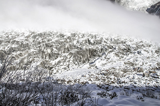 山中雪景