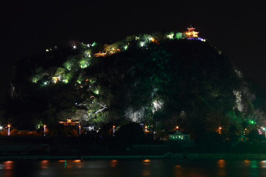 柳州驾鹤小桃园夜景