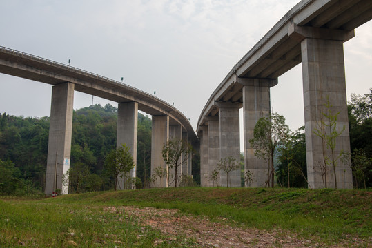 高速公路桥梁