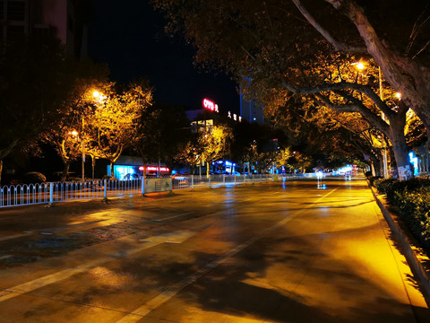 城市道路夜景