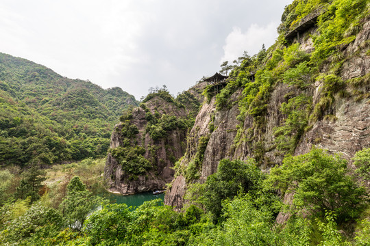 石桅岩