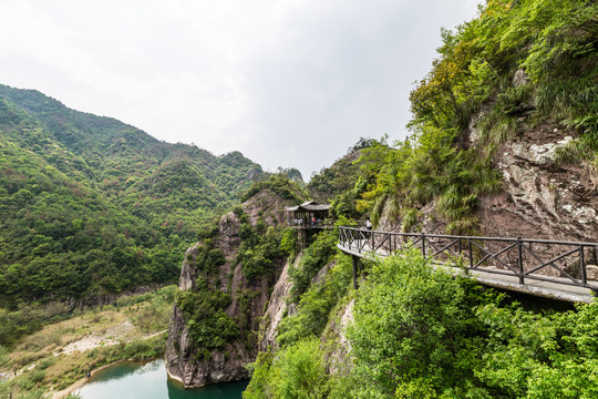 石桅岩