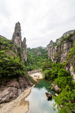 石桅岩