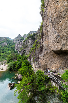 石桅岩