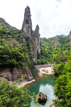 石桅岩