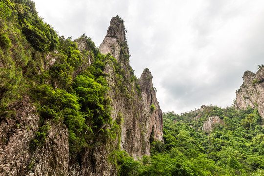 石桅岩