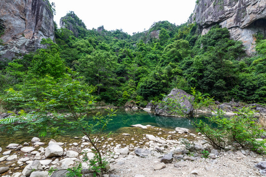 石桅岩