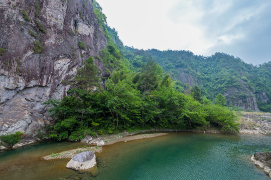 石桅岩