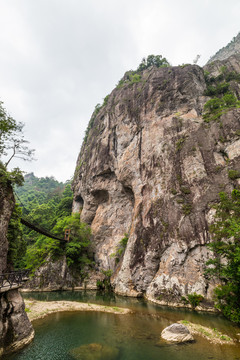 石桅岩