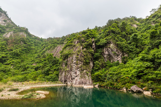 石桅岩