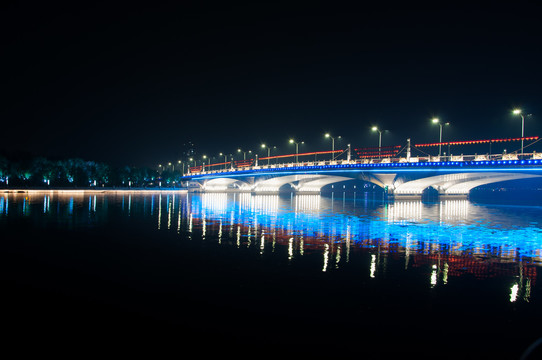 东关大桥夜景