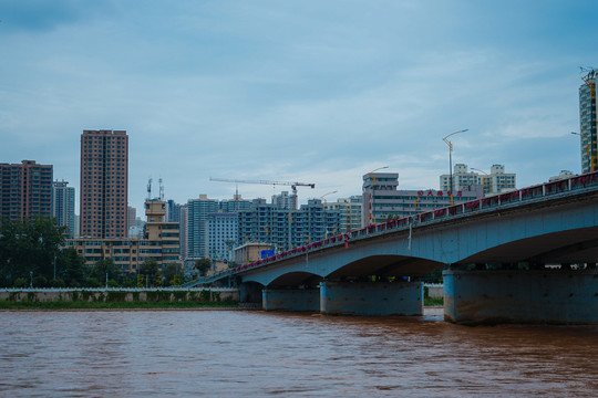 兰州黄河岸边