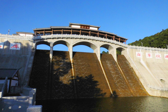 仙女湖堤坝