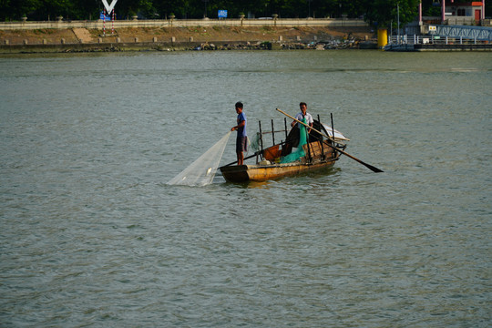 广州捕鱼渔民