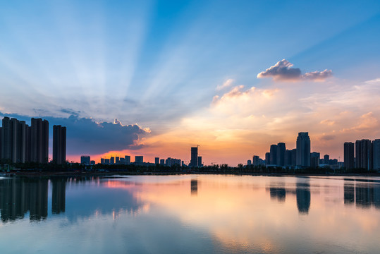 武汉夏天美丽的落日