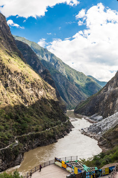 虎跳峡