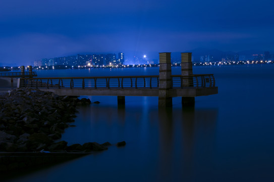 深圳湾公园栈桥夜景