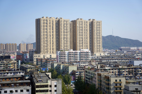 新建的高层住宅楼