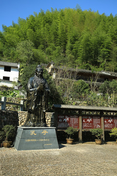 榉溪村孔子雕像