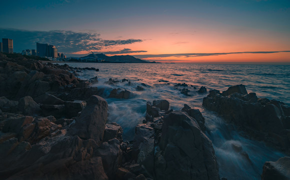 海上日出