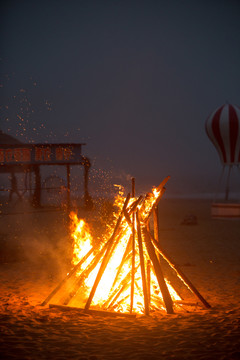 沙滩篝火