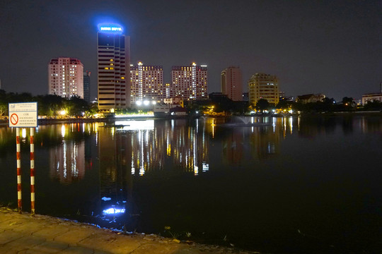 越南河内城市及讲武湖夜景