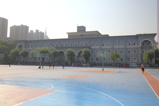 太原理工大学篮球场