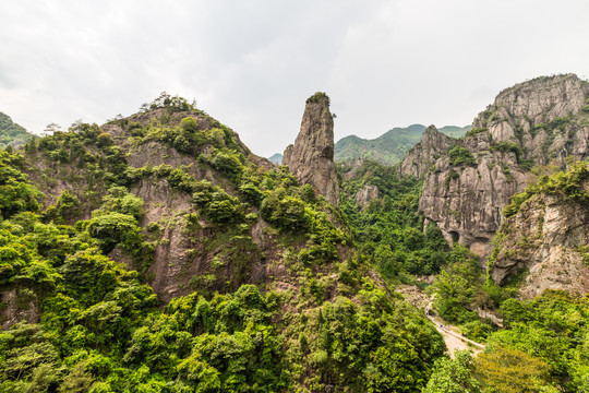 石桅岩