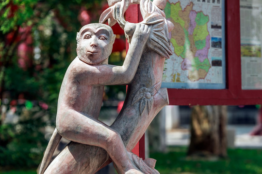 生肖猴雕塑