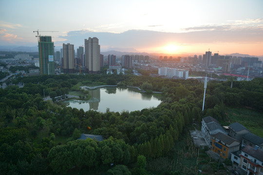 都市夕阳