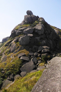 武平县梁野山古母石