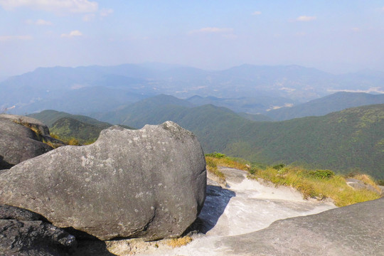 梁野山山脉