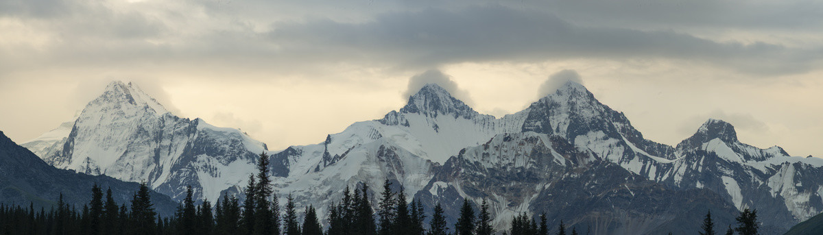 天山