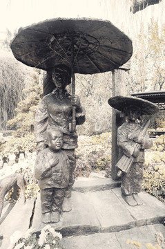 雨伞雕塑