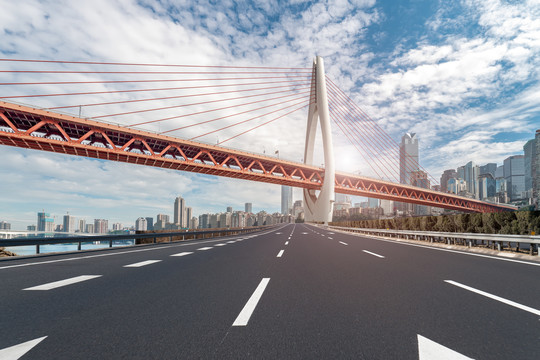 道路和重庆城市建筑天际线