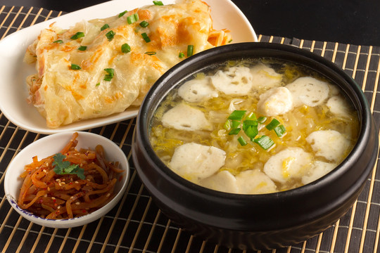 酸菜魚丸湯
