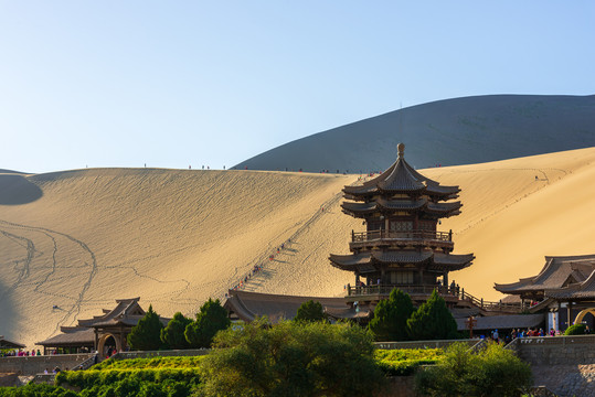 鸣沙山风光