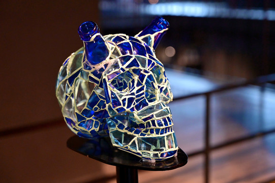 上海玻璃博物馆展示的个性工艺品