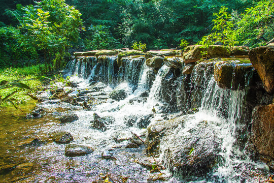 千山龙潭堤坝流水瀑布树木