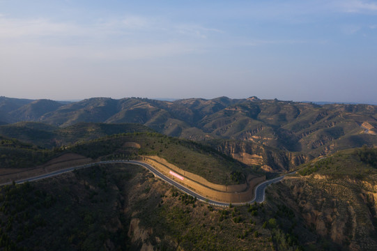 黄土高原黄河公路