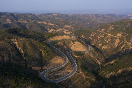 黄土高原黄河公路