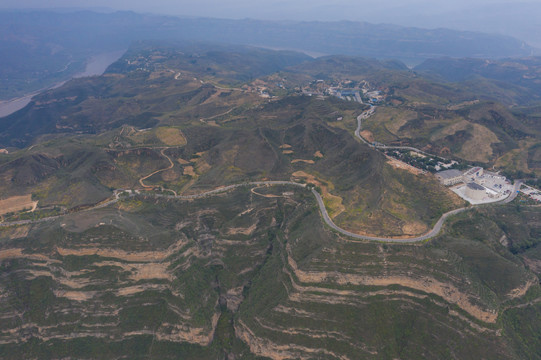 黄土高原黄河公路