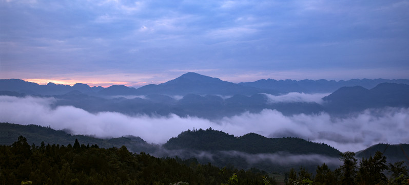 摩围山风光